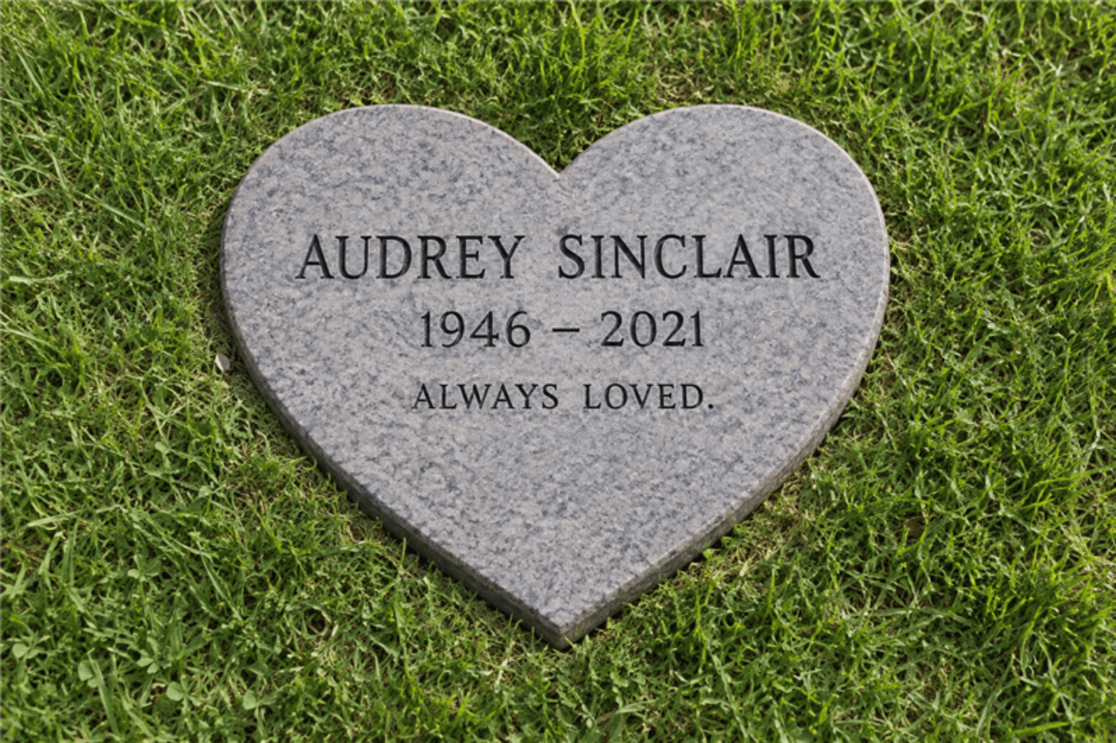 Heart-shaped flat marker